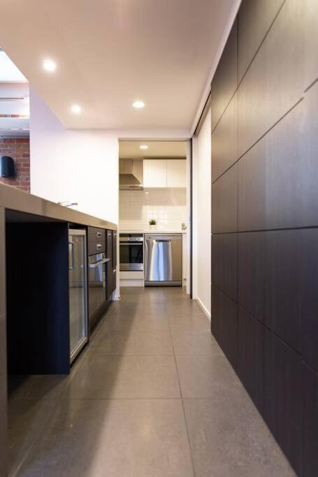 True New York Style Newmarket Loft Apartment Окленд Екстер'єр фото