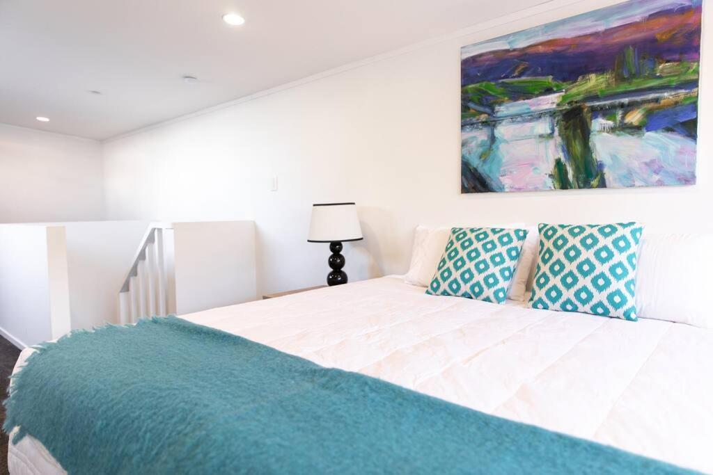 True New York Style Newmarket Loft Apartment Окленд Екстер'єр фото